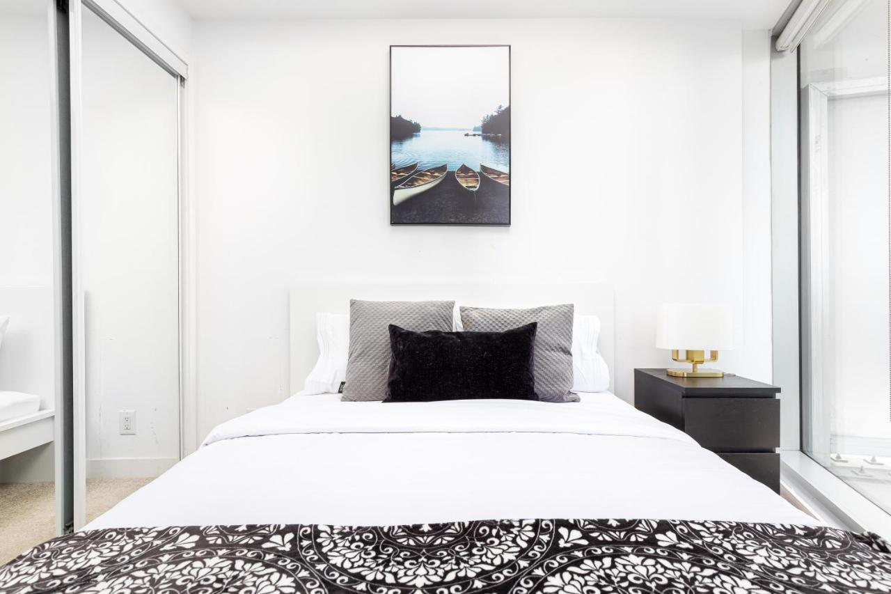 Downtown Toronto Condo Mins From Scotiabank Arena, Tiff, Cn Tower, Union, Mtcc Екстер'єр фото