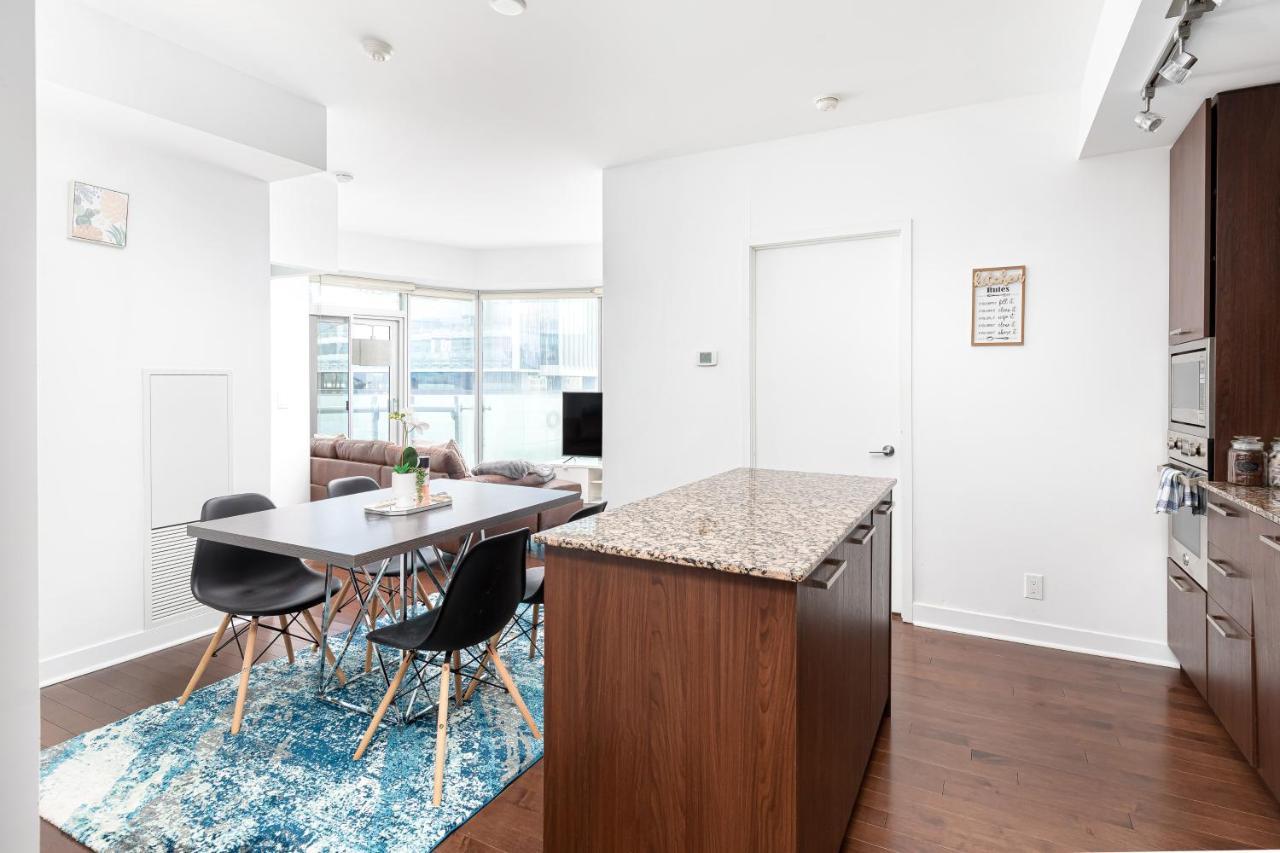 Downtown Toronto Condo Mins From Scotiabank Arena, Tiff, Cn Tower, Union, Mtcc Екстер'єр фото