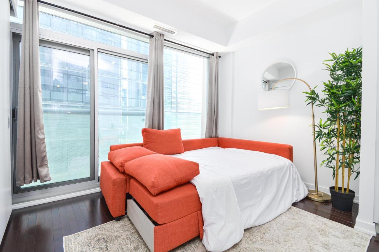 Downtown Toronto Condo Mins From Scotiabank Arena, Tiff, Cn Tower, Union, Mtcc Екстер'єр фото