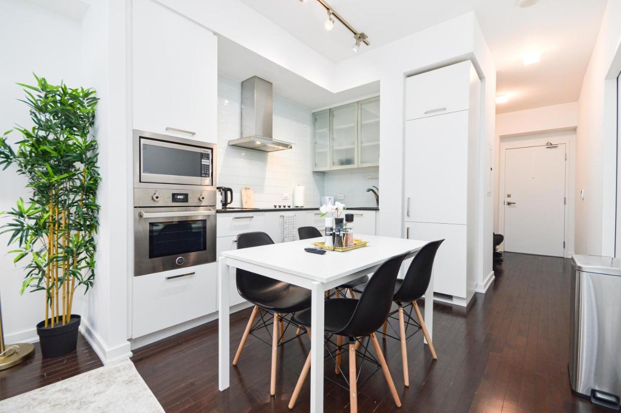 Downtown Toronto Condo Mins From Scotiabank Arena, Tiff, Cn Tower, Union, Mtcc Екстер'єр фото