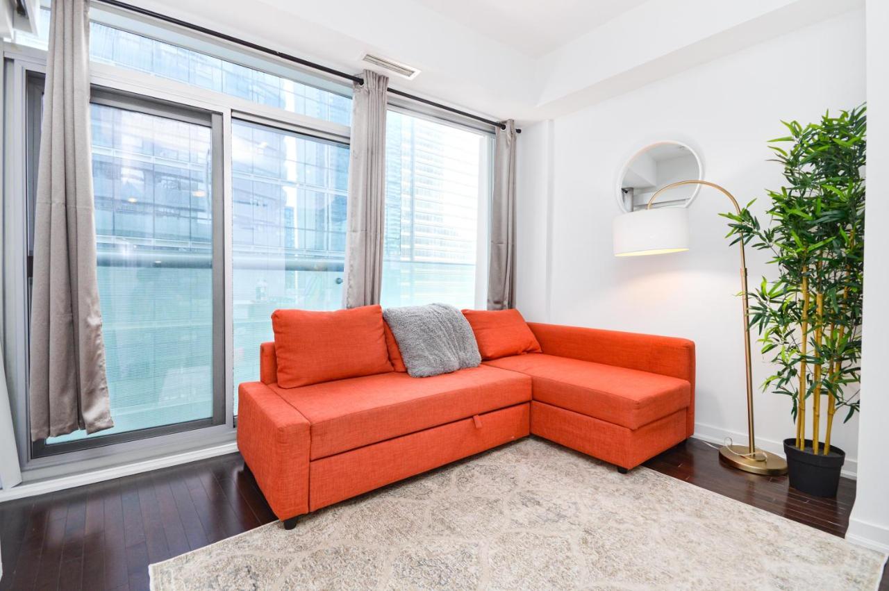 Downtown Toronto Condo Mins From Scotiabank Arena, Tiff, Cn Tower, Union, Mtcc Екстер'єр фото