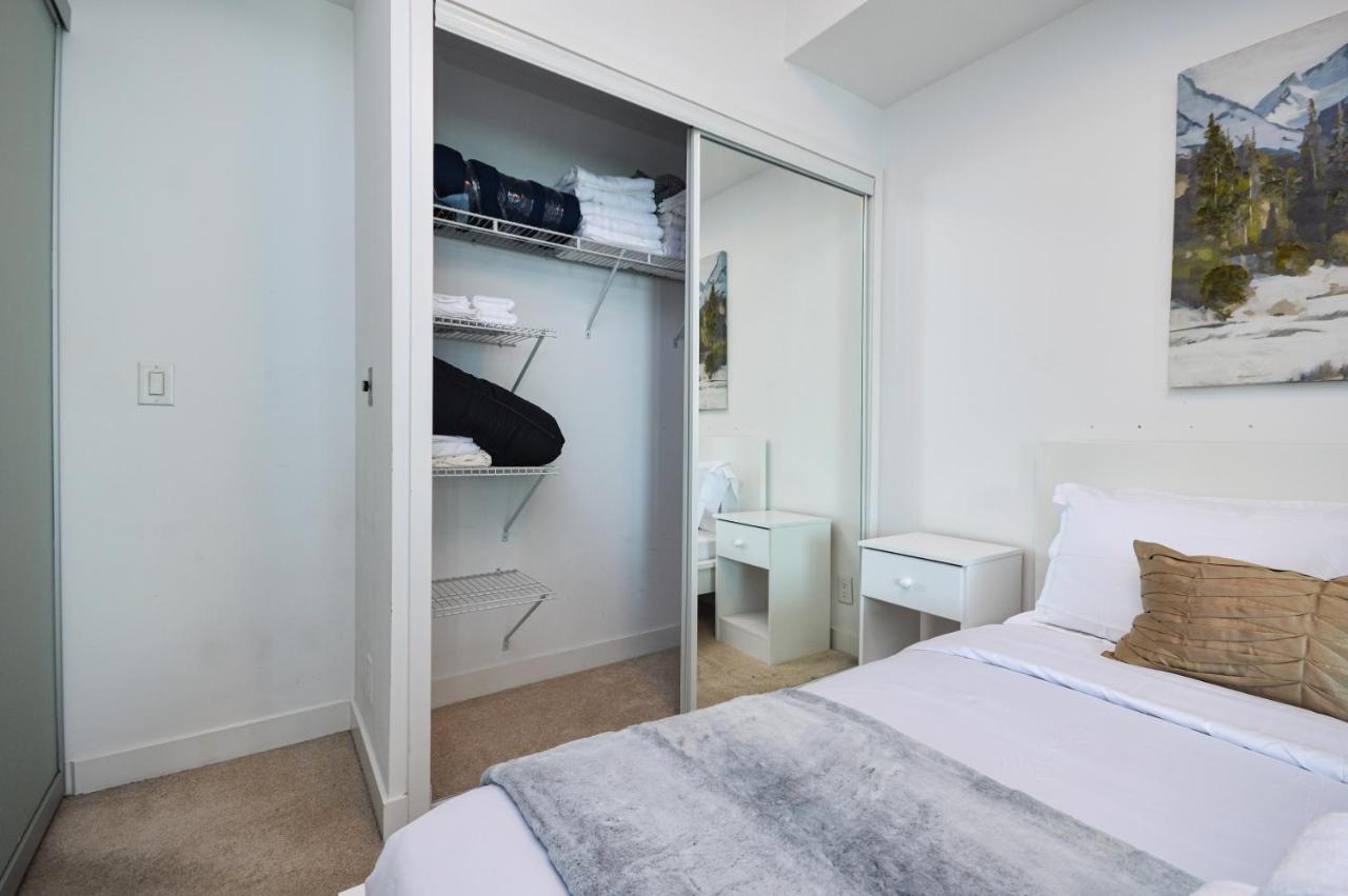 Downtown Toronto Condo Mins From Scotiabank Arena, Tiff, Cn Tower, Union, Mtcc Екстер'єр фото