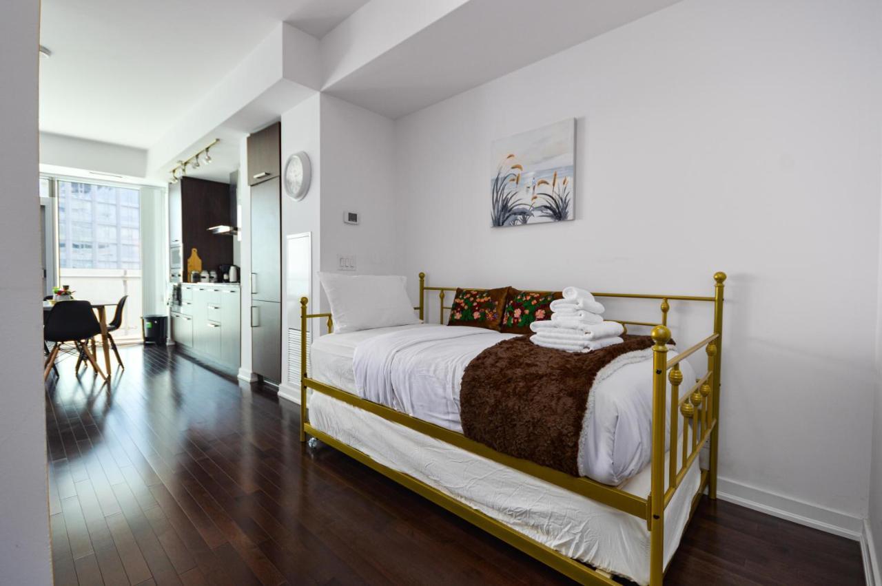 Downtown Toronto Condo Mins From Scotiabank Arena, Tiff, Cn Tower, Union, Mtcc Екстер'єр фото