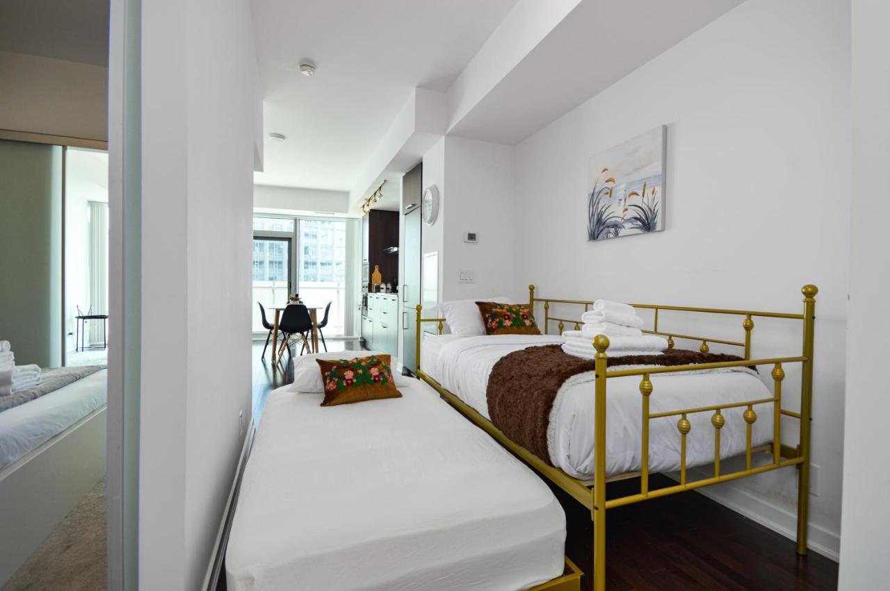 Downtown Toronto Condo Mins From Scotiabank Arena, Tiff, Cn Tower, Union, Mtcc Екстер'єр фото