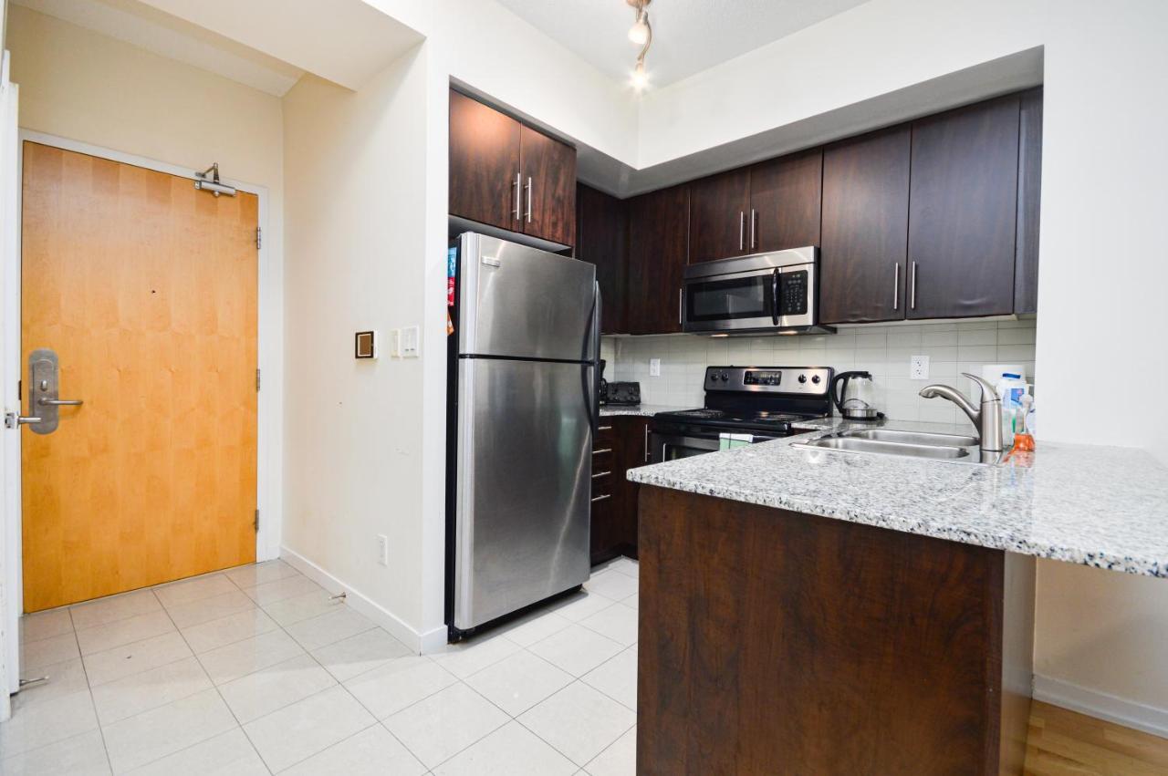 Downtown Toronto Condo Mins From Scotiabank Arena, Tiff, Cn Tower, Union, Mtcc Екстер'єр фото