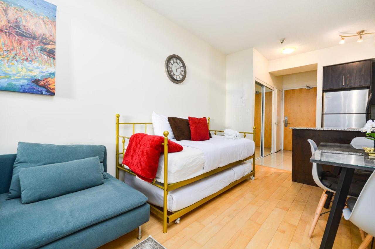 Downtown Toronto Condo Mins From Scotiabank Arena, Tiff, Cn Tower, Union, Mtcc Екстер'єр фото